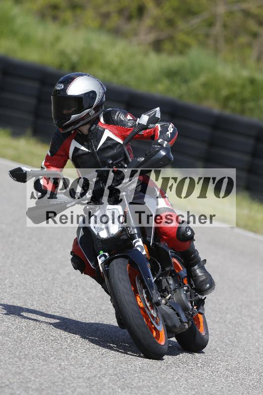 /Archiv-2025/09 22.04.2025 Cornu Master School ADR/gruen-vert/36